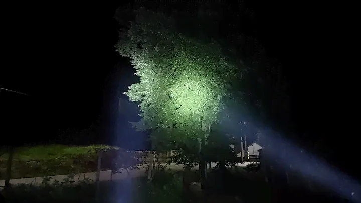 NLightD E1 w/SFT25R vs Nitecore MT1A Pro - Night Beamshots comparison