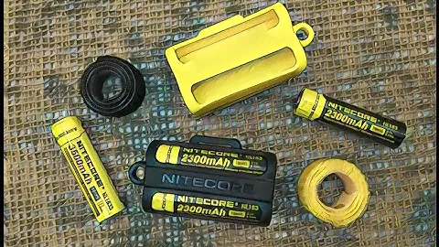 Видео обзор магазина для аккумуляторов NBM40 от "Nitecore".
