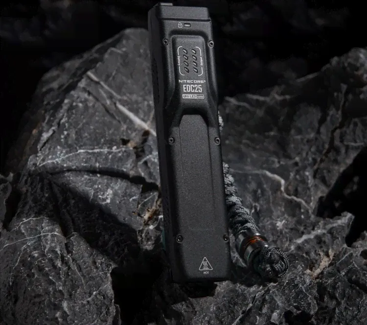 Фонарь NITECORE EDC25 (2xNiteLabUHi20, 3000 люмен, 300 метров, 55 часов, аккумулятор встроенный)-3