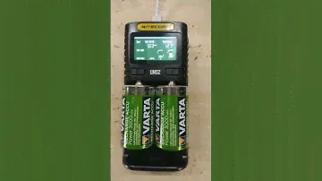 Заряжает ли Nitecore UMS2 аккумуляторы типа D?