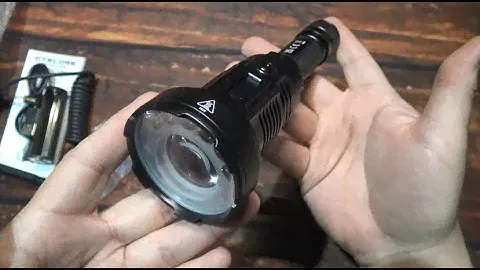 Обзор комплекта светодиодного/LEP фонарика Nitecore P35i "Sneak Peek"!